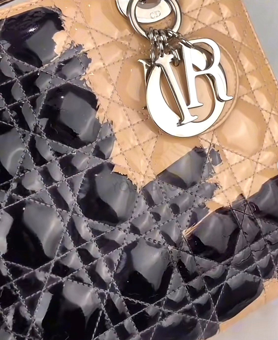 TINTURA BORSA IN PELLE